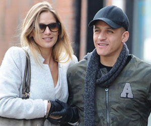 Alexis Sanchez: Mất bồ, mất luôn phong độ