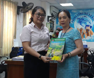 Nhiều tổ chức, cá nhân hỗ trợ bệnh nhi bị mất cha mẹ trong vụ cháy ở Đê La Thành, Hà Nội