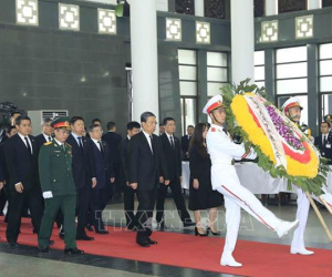 Đoàn nước CHND Trung Hoa viếng Chủ tịch nước Trần Đại Quang