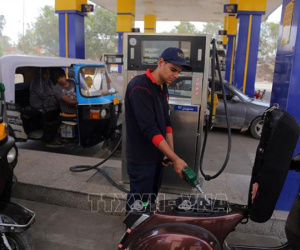 Giá dầu bám sát mức cao nhất trong 4 năm