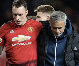 Mourinho: 'Tôi biết M.U sẽ gặp vấn đề với Phil Jones'