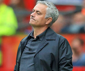 M.U bị loại ở Cúp Liên đoàn: Tối hậu thư dành cho Mourinho