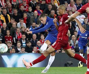 Hazard lập siêu phẩm, Chelsea kéo sập pháo đài Liverpool