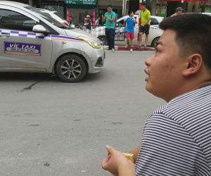 Lời kể của tài xế taxi bị xế hộp đâm trong vụ tai nạn liên hoàn trên đường Tôn Đức Thắng khiến nhiều người nhập viện