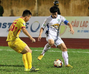 Sau pha bỏ lỡ khó tin, Công Phượng tỏa sáng kịp thời để ghi điểm với thầy Park
