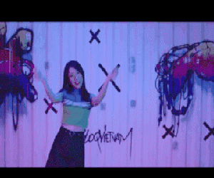 Không còn cover hit, Khánh Vy tung hẳn MV sắp sửa lấn sân ca hát?