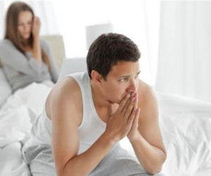 Những lý do không ngờ khiến 'cậu nhỏ' đột ngột xìu khi đang 'lâm trận'