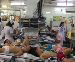 Các bệnh viện 'quay cuồng' với dịch bệnh tay chân miệng