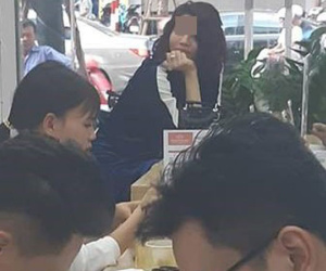 Người phụ nữ mua tặng thanh niên lần đầu gặp iPhone 7 Plus vì: 'Em nhìn rất giống em trai chị'