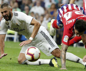 Benzema bị lột mặt nạ: Đá dở nhưng lại đòi tăng lương