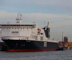 Phà chở hơn 300 người bốc cháy giữa biển Baltic