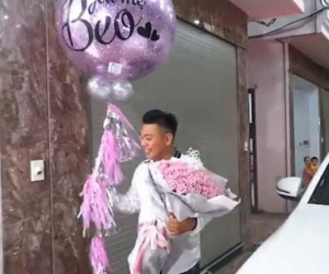 Sự thật đằng sau câu chuyện chồng làm lụng vất vả mua ô tô gần 2 tỷ tặng vợ được dân tình cho là dàn dựng 'làm màu'