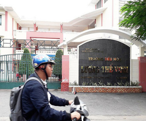 Thầy giáo tát mặt, đá mông nhiều học sinh lớp 5