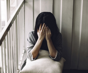 Chồng cho về ngoại ở cữ, tôi hí hửng đi mà không biết anh đang làm chuyện tội lỗi sau lưng mình