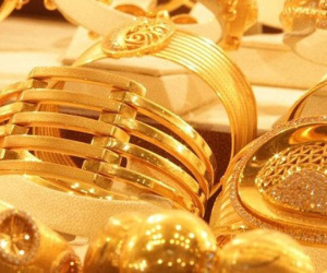 Giá vàng hôm nay 3/10: Nằm đáy bất động, ôm vàng quá lo
