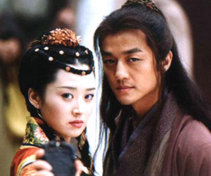 Hết bị đồn cặp kè với đàn em Bành Vu Yến, 'Thánh cô' Hứa Tình lộ ảnh hẹn hò 'Lệnh Hồ Xung' Lý Á Bằng?