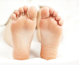 Nhìn ngay xuống bàn chân nếu sở hữu 4 điểm này là bạn có phúc tướng trời cho, cả đời tha hồ hưởng phước