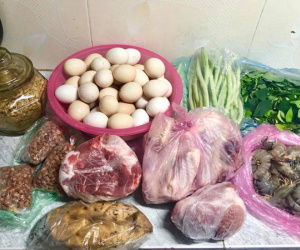 Con gái lấy chồng xa 300km vẫn được nhà ngoại 'tiếp tế', suốt 7 năm chỉ ăn gà nhà nuôi rau nhà trồng