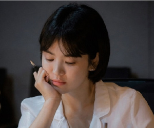 Hé lộ ảnh Song Hye Kyo trẻ trung ngời ngời bên Park Bo Gum trong phim mới