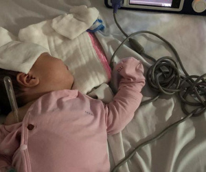 Mẹ Hà Nội kể lại hành trình 14 ngày cùng con chiến đấu với virus RSV ở 3 bệnh viện, dù ban đầu chỉ hắt hơi, sổ mũi