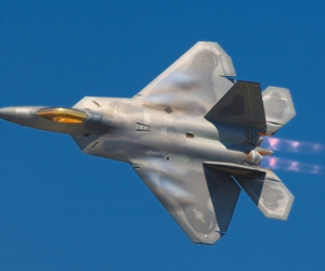 Mỹ dùng tiêm kích F-22 đối phó S-300 Nga tại Syria