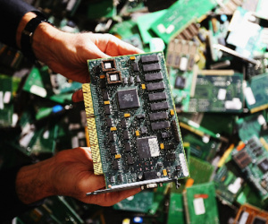 Chuyên gia bảo mật cũng phải khen chip gián điệp Trung Quốc
