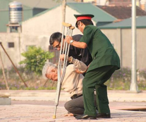 Những hình ảnh xúc động về lễ viếng nguyên Tổng Bí thư Đỗ Mười tại quê nhà