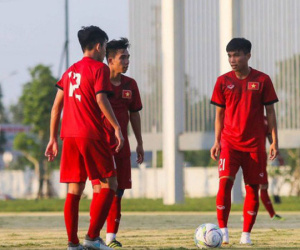 Sau khởi đầu nan, Việt Nam vùi Campuchia trong cơn mưa bàn thắng