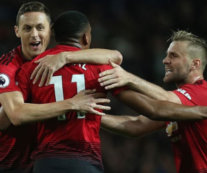 MU thắng nghẹt thở: Vì Old Trafford không phản bội Mourinho