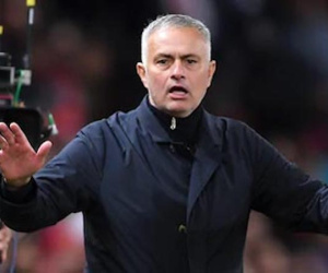 M.U cấm cửa nhà báo đưa tin Mourinho bị sa thải