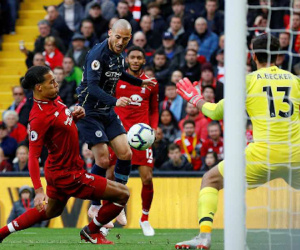 Tỷ lệ cầm bóng của Man City thấp kỉ lục trong trận hòa Liverpool