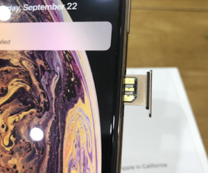iPhone Xs khóa mạng hút khách nhờ đoạn mã 'thần thánh'