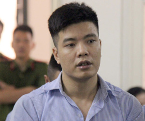 Nam cán bộ công an quận cầm cố ôtô buôn ma túy đá