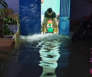 Người Sài Gòn mất ngủ, trắng đêm canh triều cường