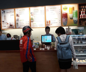 Từ việc The Coffee House nhận vài nghìn đơn hàng online mỗi ngày đến cuộc chiến 'đẫm máu' trên thị trường giao đồ ăn của GrabFood, Now và Lala