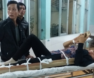 Xe khách tông xe bán tải, 7 người thương vong