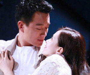Đi tân gia nhà bạn, người yêu hỏi một câu xanh rờn khiến mọi người trố mắt ngạc nhiên còn tôi xấu hổ tột độ