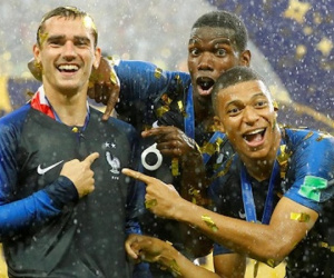 Pogba tự nhận không xứng đáng đoạt Quả Bóng Vàng
