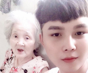 Hai bà cháu trong series clip đút cơm cho bà ngoại 'Công chúa' U90 siêu dễ thương đã qua đời, CĐM vô cùng xót thương