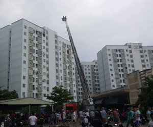 Nổ gas ở chung cư 12 tầng, hàng trăm người hoảng loạn