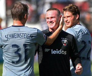 Chia sẻ tấm ảnh đặc biệt, Rooney đang nhớ Man United?