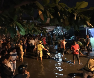 Hai đối tượng dùng hung khí truy sát thanh niên tử vong trên đường phố Sài Gòn