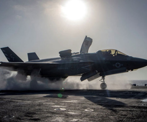 Mỹ đình bay toàn bộ phi đội F-35 trên thế giới sau sự cố rơi