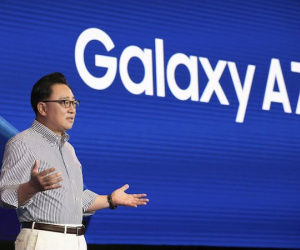 Sếp Samsung: Điện thoại bẻ cong đa nhiệm như máy tính bảng nhưng gấp gọn lại được