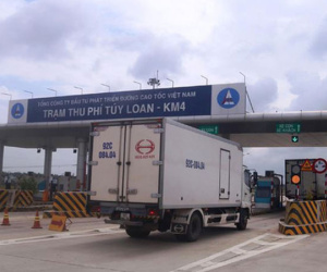 Cao tốc 34.000 tỷ đồng 'xả trạm': Được miễn phí nhưng vẫn lo