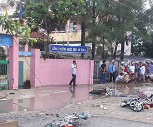 Công an thông tin vụ 6 học sinh bị điện giật khi vừa ra cổng trường, 2 em tử vong