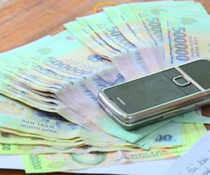 Lãi suất 700%: Nhắm mắt vay liều, thảm cảnh bán nhà trốn nợ