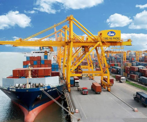 Đốt lửa 'chiến tranh', hàng Việt ùn ùn vào Trung Quốc, sang Mỹ
