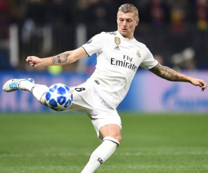 Toni Kroos bật HLV Real: ‘Tôi không phải Casemiro’