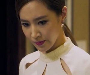 Chồng chết sững với màn tráo đổi quà 20/10 của vợ còn nhân tình chồng được phen kinh hồn bạt vía